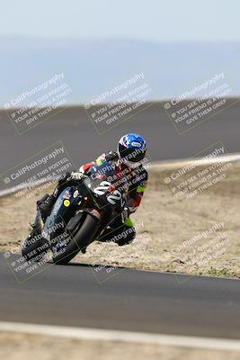 media/Jun-07-2025-TrackDaz (Sat) [[4413525952]]/A Group/12pm (Turn 2)/